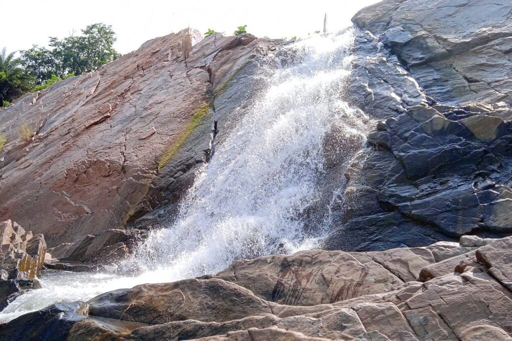 Dhara Giri Falls